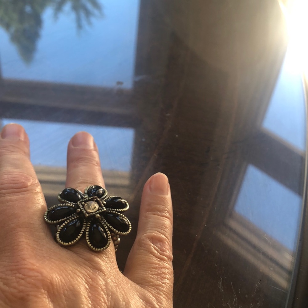 Ring - Picture 3 of 4